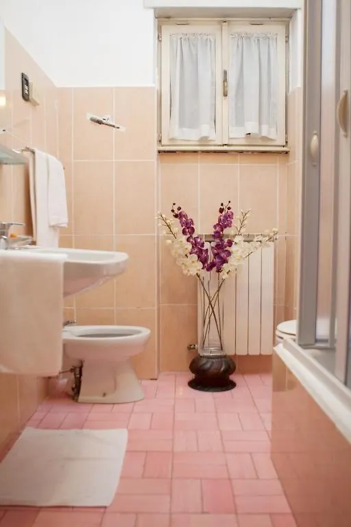 Bed and Breakfast Attico Dei Pini Roma 3*,  Italia